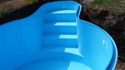 Plastový oválný bazén